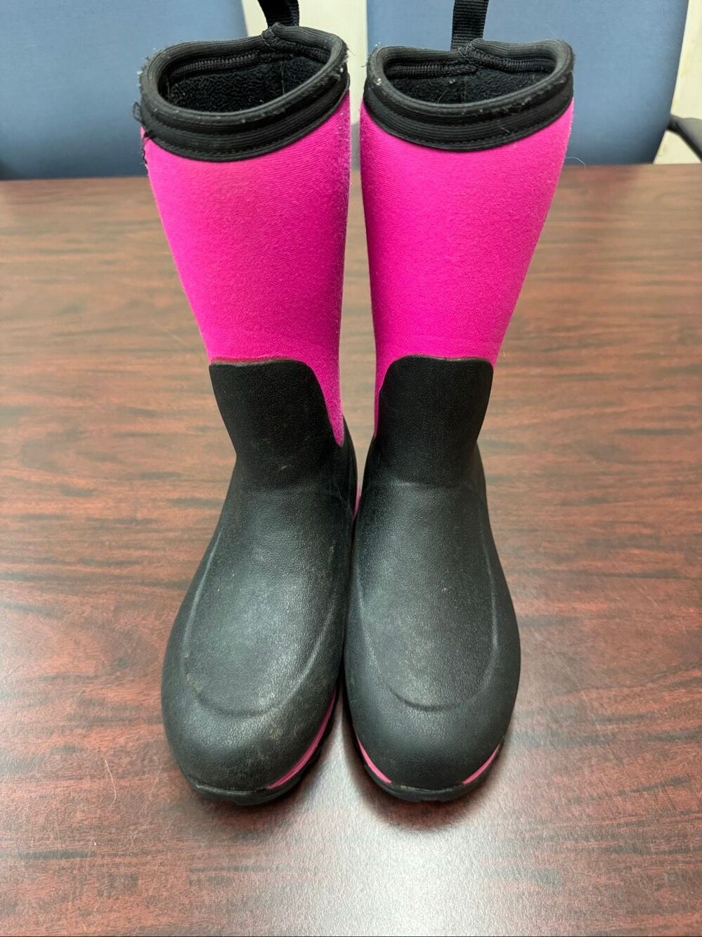 Muck Boots Rugged II in Pink Girls Size 4